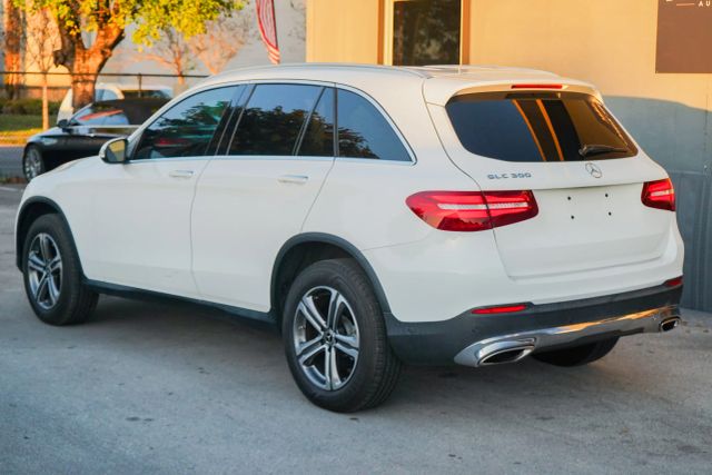 
								2018 Mercedes-Benz GLC GLC 300 Sport Utility 4D full									