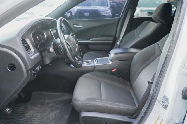 
								2020 Dodge Charger SXT Sedan 4D full									