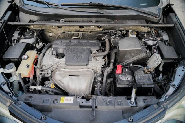 
								2017 Toyota RAV4 XLE Sport Utility 4D full									