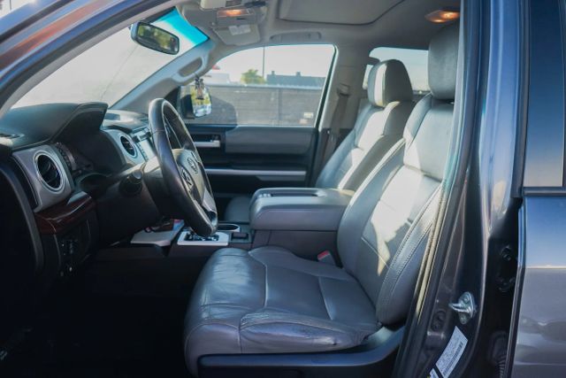 
								2016 Toyota Tundra CrewMax Limited Pickup 4D 5 1/2 ft full									