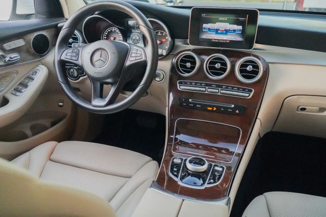 
								2018 Mercedes-Benz GLC GLC 300 Sport Utility 4D full									