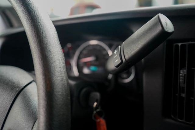 
								2017 Chevrolet Express Commercial Cutaway Cutaway Van 2D full									