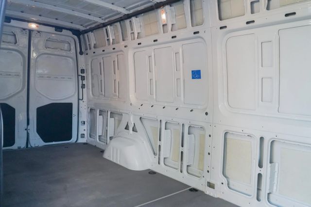 
								2022 Mercedes-Benz Sprinter 2500 Cargo High Roof w/170  WB Van 3D full									