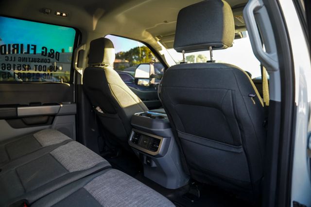 
								2024 Ford F350 Super Duty Crew Cab XLT Pickup 4D 8 ft full									