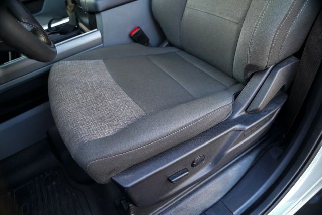 
								2024 Ford F350 Super Duty Crew Cab XLT Pickup 4D 8 ft full									