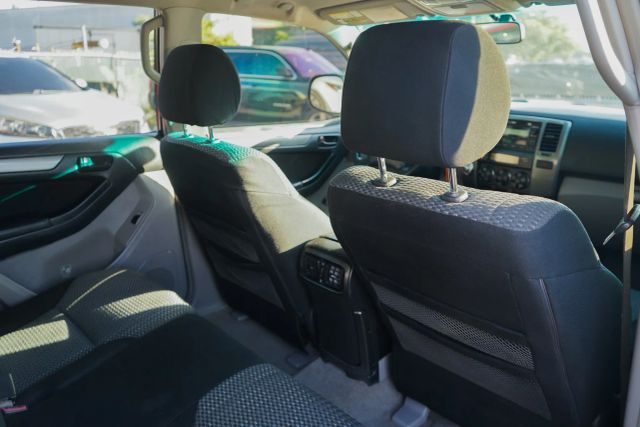 
								2007 Toyota 4Runner SR5 Sport Utility 4D full									