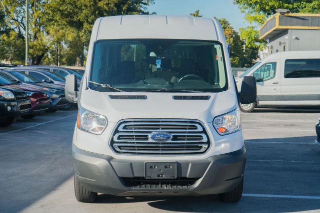 
								2018 Ford Transit 350 Wagon XLT w/Medium Roof w/Sliding Side Door Van 3D full									