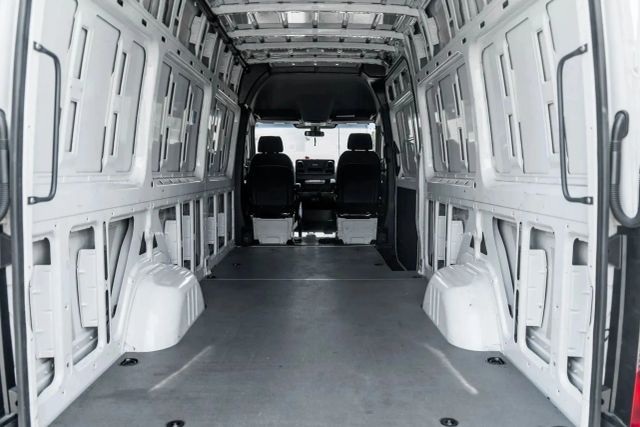 
								2023 Mercedes-Benz Sprinter 2500 Cargo High Roof w/170  WB Van 3D full									