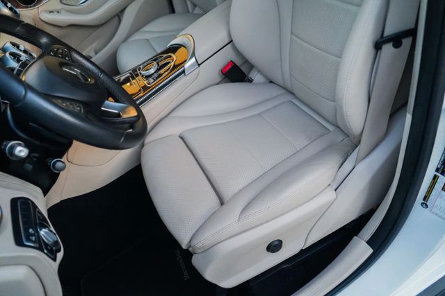 
								2018 Mercedes-Benz GLC GLC 300 Sport Utility 4D full									