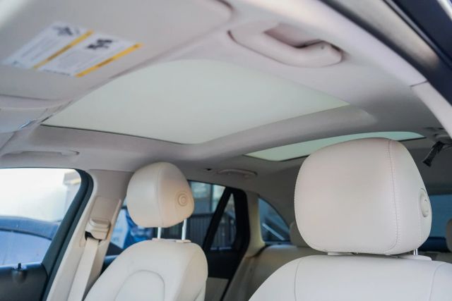 
								2018 Mercedes-Benz GLC GLC 300 Sport Utility 4D full									