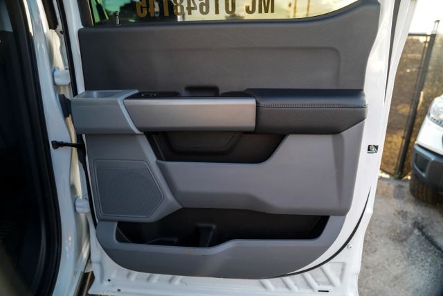 
								2024 Ford F350 Super Duty Crew Cab XLT Pickup 4D 8 ft full									