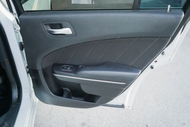 
								2020 Dodge Charger SXT Sedan 4D full									