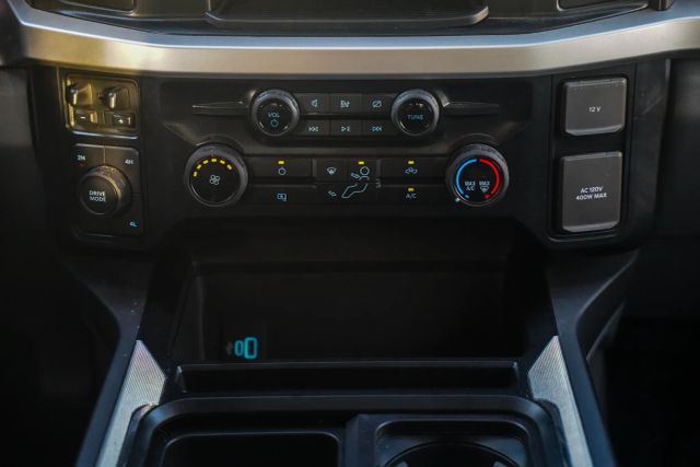 
								2024 Ford F350 Super Duty Crew Cab XLT Pickup 4D 8 ft full									