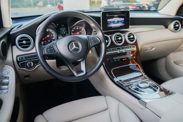 
								2018 Mercedes-Benz GLC GLC 300 Sport Utility 4D full									