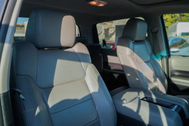 
								2016 Toyota Tundra CrewMax Limited Pickup 4D 5 1/2 ft full									