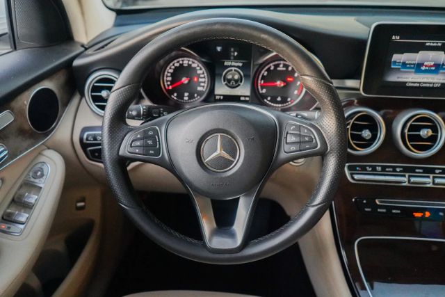 
								2018 Mercedes-Benz GLC GLC 300 Sport Utility 4D full									