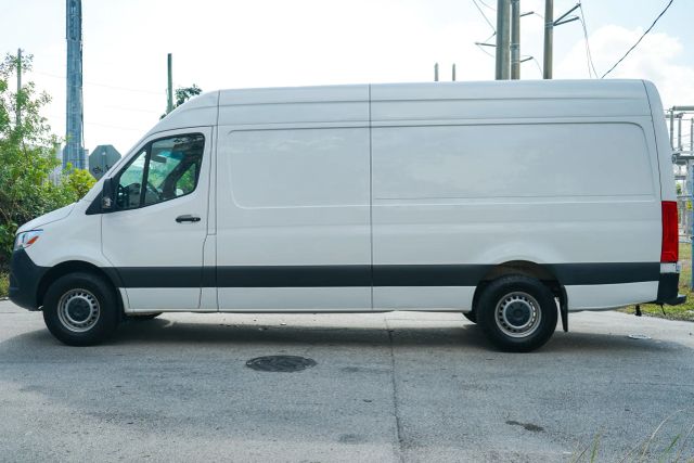 
								2023 Mercedes-Benz Sprinter 2500 Cargo High Roof w/170  WB Van 3D full									