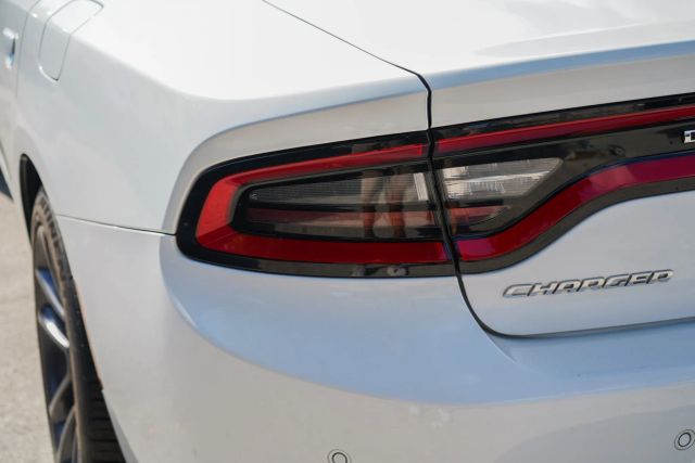
								2020 Dodge Charger SXT Sedan 4D full									
