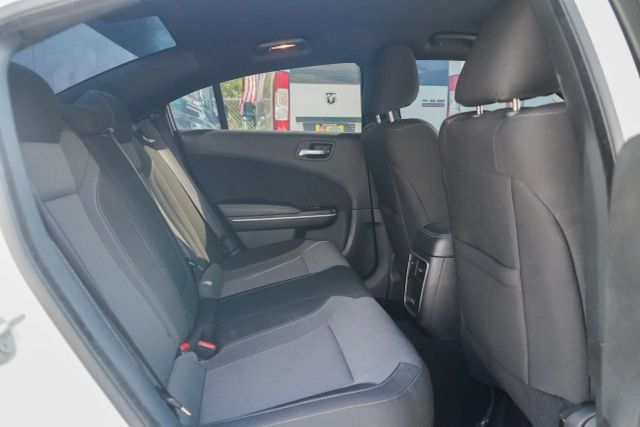 
								2020 Dodge Charger SXT Sedan 4D full									