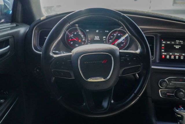 
								2020 Dodge Charger SXT Sedan 4D full									