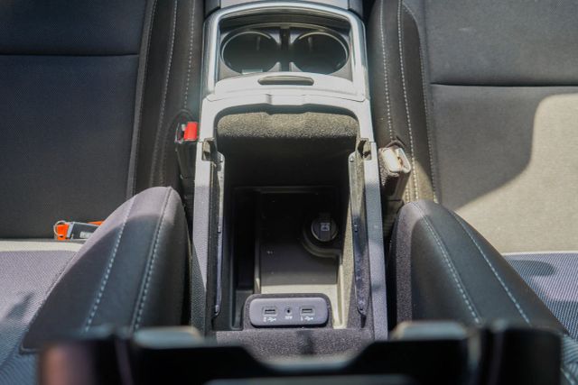 
								2020 Dodge Charger SXT Sedan 4D full									