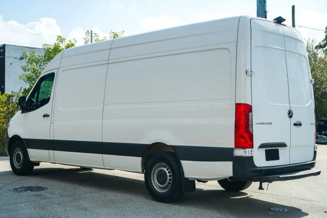 
								2023 Mercedes-Benz Sprinter 2500 Cargo High Roof w/170  WB Van 3D full									