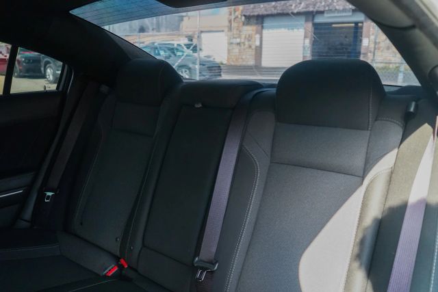 
								2020 Dodge Charger SXT Sedan 4D full									