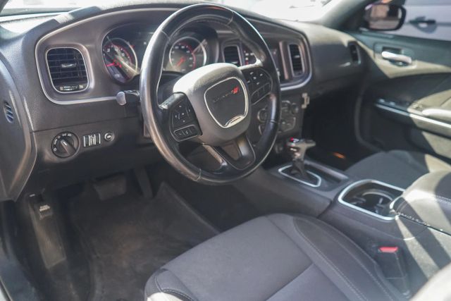 
								2020 Dodge Charger SXT Sedan 4D full									