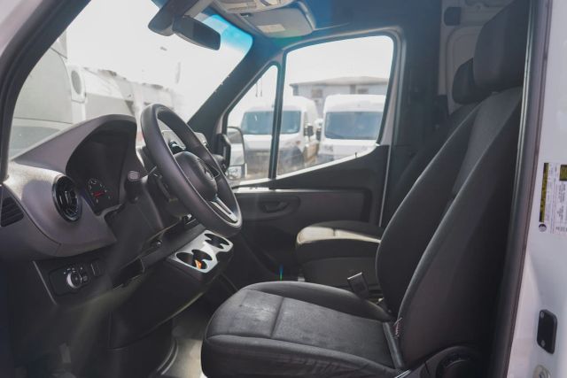 
								2023 Mercedes-Benz Sprinter 2500 Cargo High Roof w/170  WB Van 3D full									