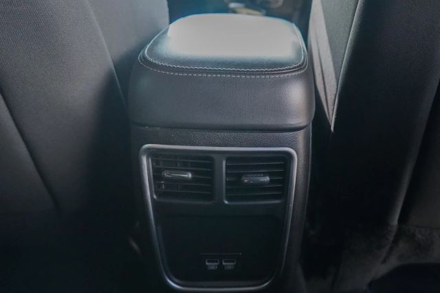 
								2020 Dodge Charger SXT Sedan 4D full									