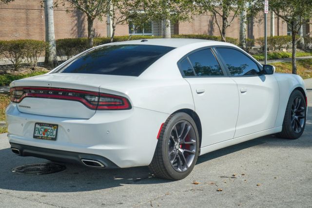 
								2020 Dodge Charger SXT Sedan 4D full									