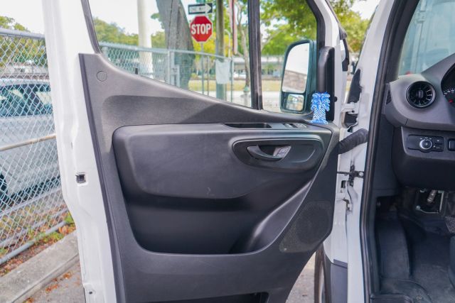 
								2023 Mercedes-Benz Sprinter 2500 Cargo High Roof w/170  WB Van 3D full									