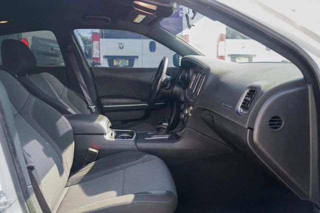 
								2020 Dodge Charger SXT Sedan 4D full									