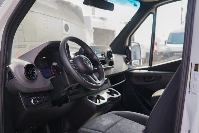 
								2023 Mercedes-Benz Sprinter 2500 Cargo High Roof w/170  WB Van 3D full									