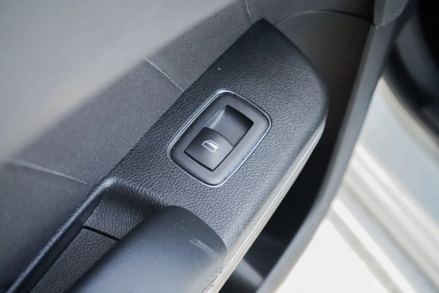 
								2020 Dodge Charger SXT Sedan 4D full									