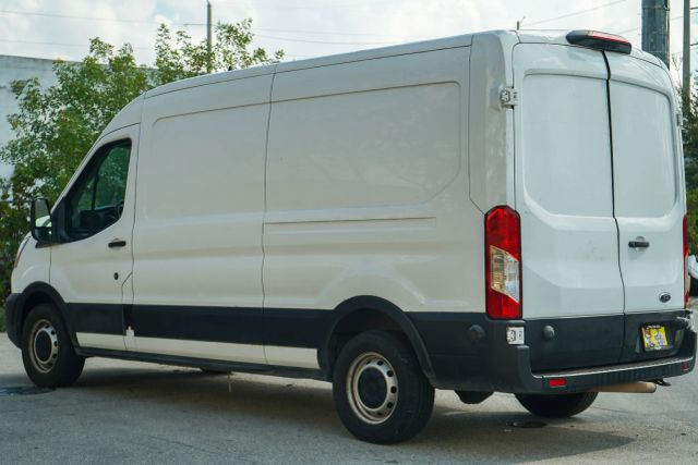 
								2021 Ford Transit 250 Cargo Van Medium Roof w/LWB Van 3D full									