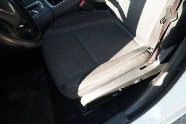 
								2020 Dodge Charger SXT Sedan 4D full									