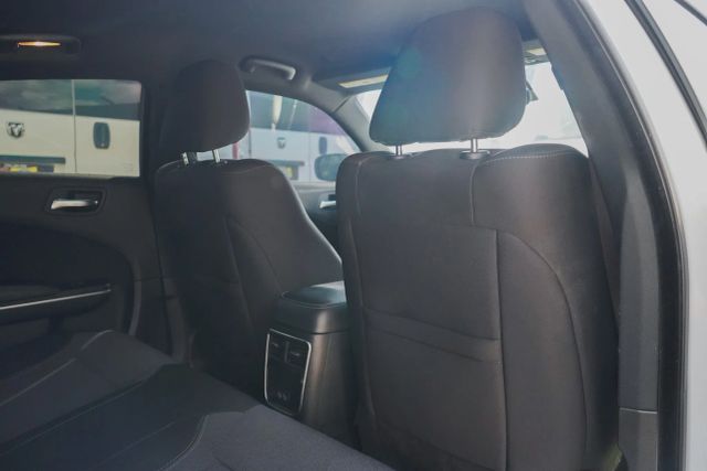 
								2020 Dodge Charger SXT Sedan 4D full									