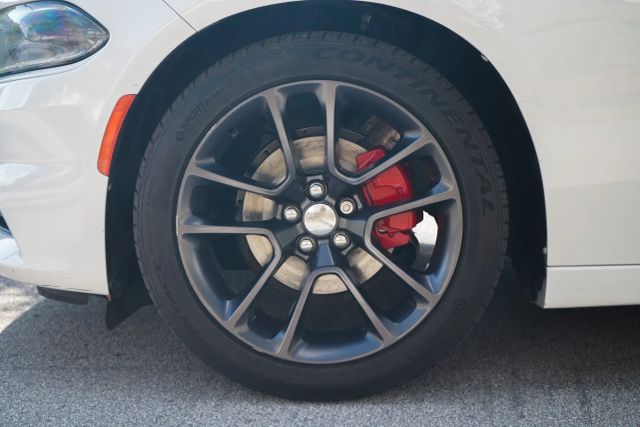 
								2020 Dodge Charger SXT Sedan 4D full									