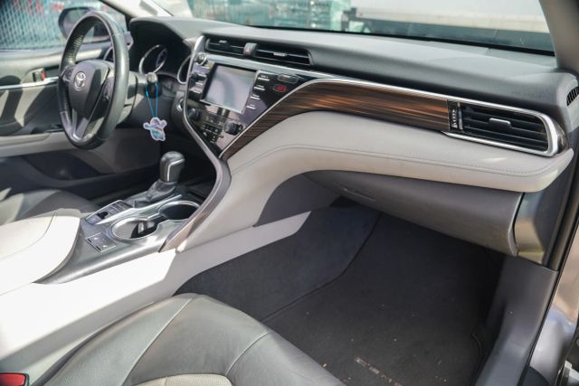 
								2020 Toyota Camry LE Sedan 4D full									