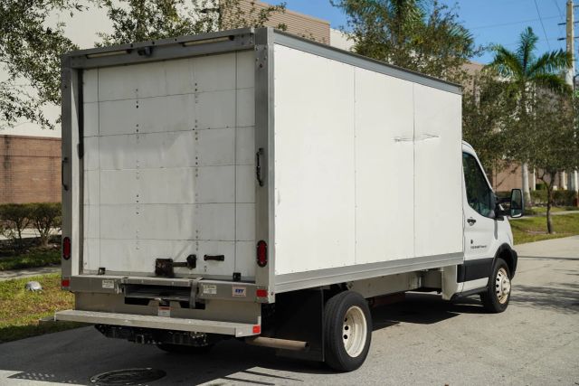 
								2019 Ford Transit Cab & Chassis 350 HD Cab & Chassis 2D full									