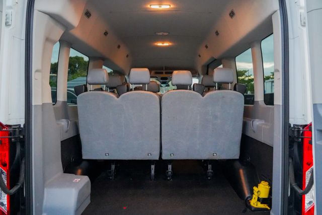 
								2018 Ford Transit 350 Wagon XL w/Medium Roof w/Sliding Side Door Van 3D full									