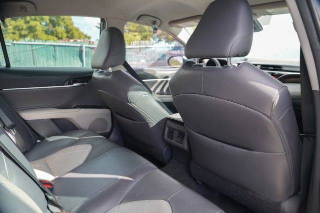 
								2020 Toyota Camry LE Sedan 4D full									