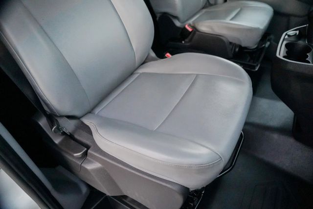 
								2018 Ford Transit 350 Wagon XL w/Medium Roof w/Sliding Side Door Van 3D full									