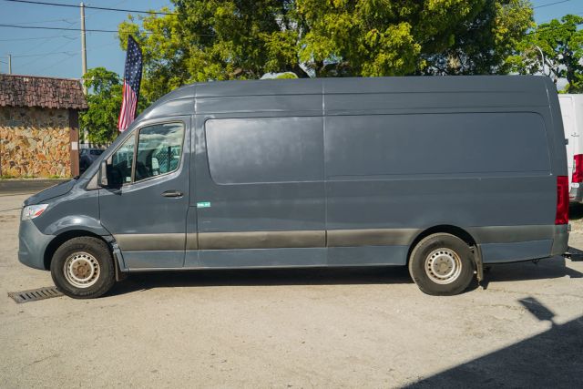 
								2019 Mercedes-Benz Sprinter 2500 Cargo High Roof w/170  WB Van 3D full									