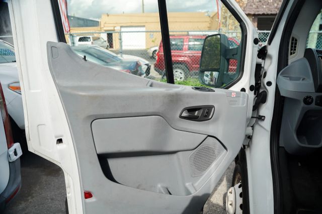 
								2019 Ford Transit Cab & Chassis 350 HD Cab & Chassis 2D full									