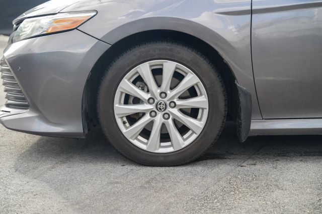 
								2020 Toyota Camry LE Sedan 4D full									