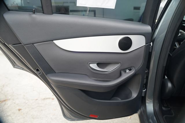 
								2021 Mercedes-Benz GLC GLC 300 Sport Utility 4D full									