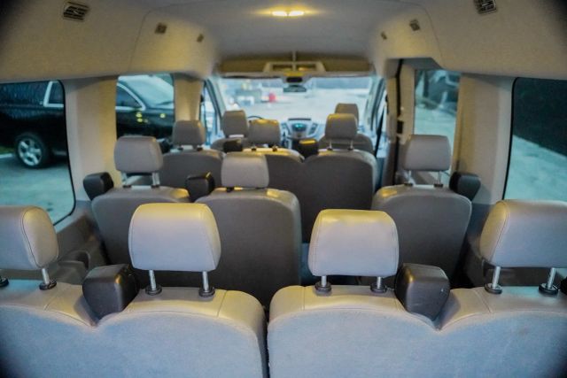 
								2018 Ford Transit 350 Wagon XL w/Medium Roof w/Sliding Side Door Van 3D full									