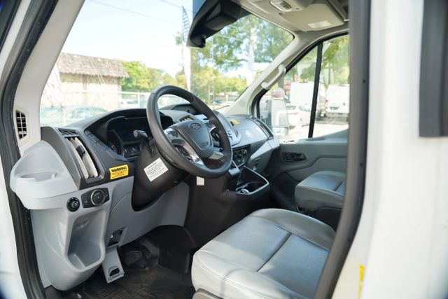 
								2019 Ford Transit Cab & Chassis 350 HD Cab & Chassis 2D full									